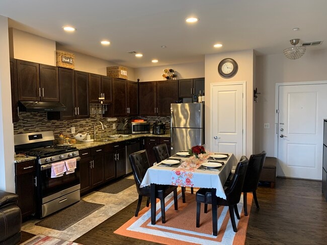 Open kitchen - 1209 Summit Ave