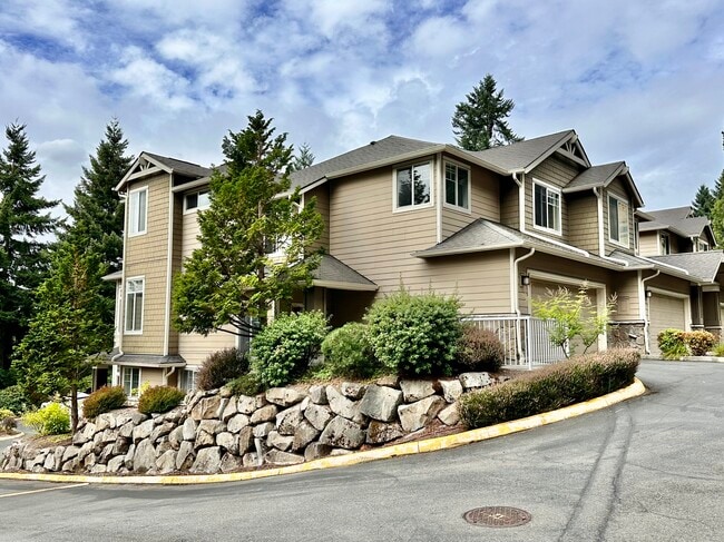 Building Photo - 3500 E Lake Sammamish Pkwy SE
