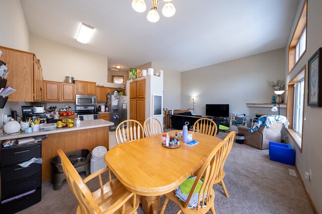 Foto del edificio - 15124 Cimarron Way