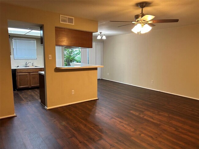 Building Photo - 14911 Wunderlich Dr