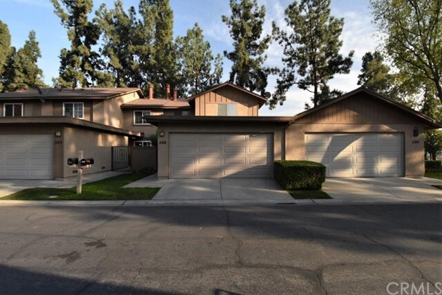 Foto principal - 588 W Point O Woods Dr