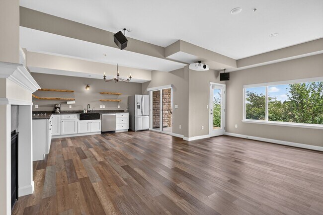 Foto del edificio - 2845 W 119th Ave