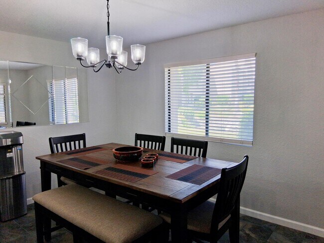 Building Photo - 35200 Cathedral Canyon Dr