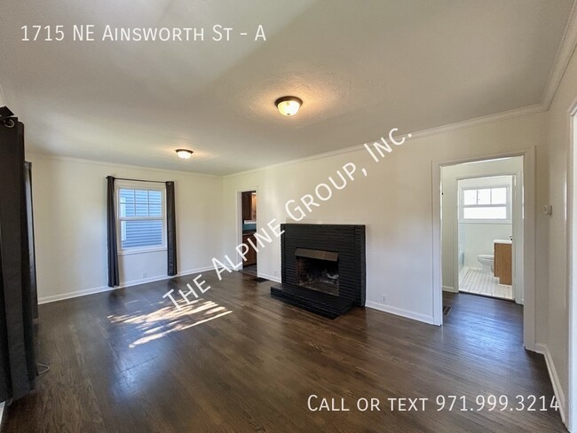 Building Photo - 3 Bedrooms in NE Portland!