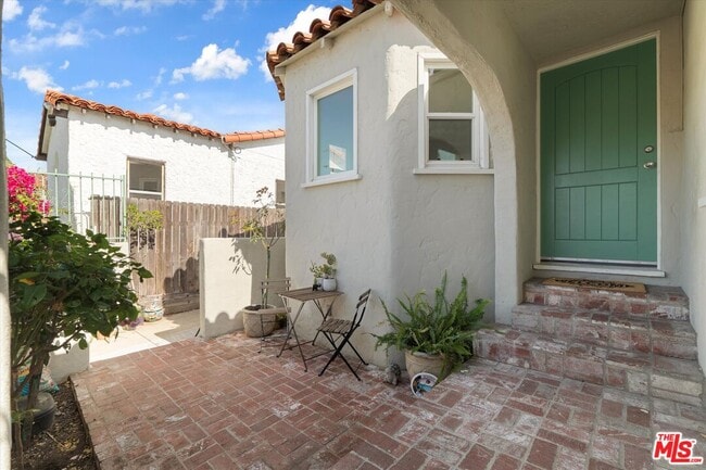 Building Photo - 3154 W 74th St