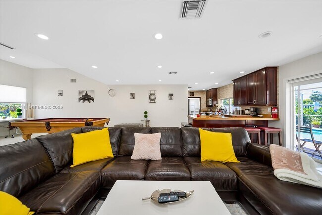 Foto del edificio - 31 SE 12th St