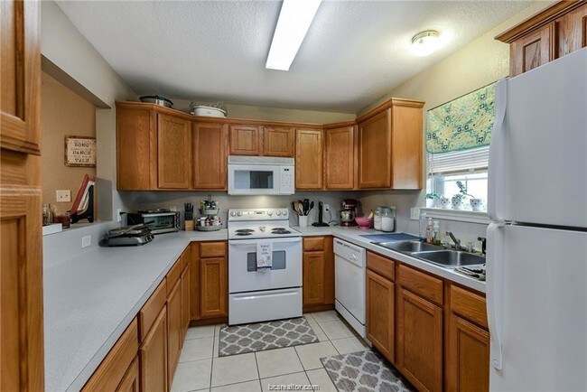 Building Photo - 3763 Oldenburg Ln