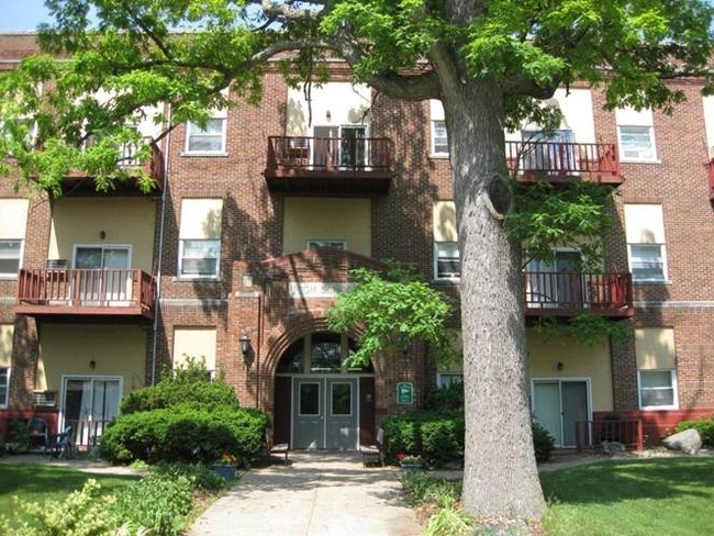 Building Photo - Ole School Village Apartments