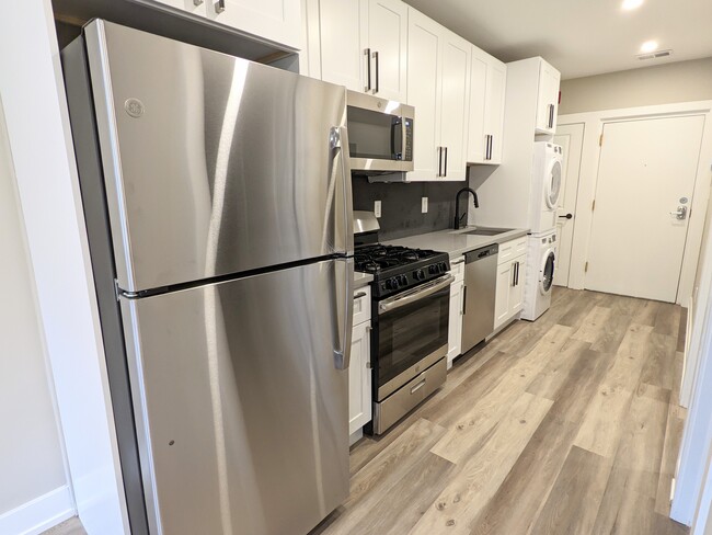 Building Photo - 4250 parkside ave