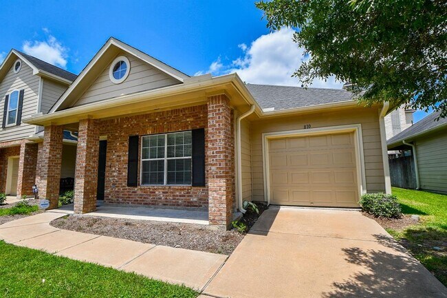 Foto del edificio - 810 Sterling Creek Cir