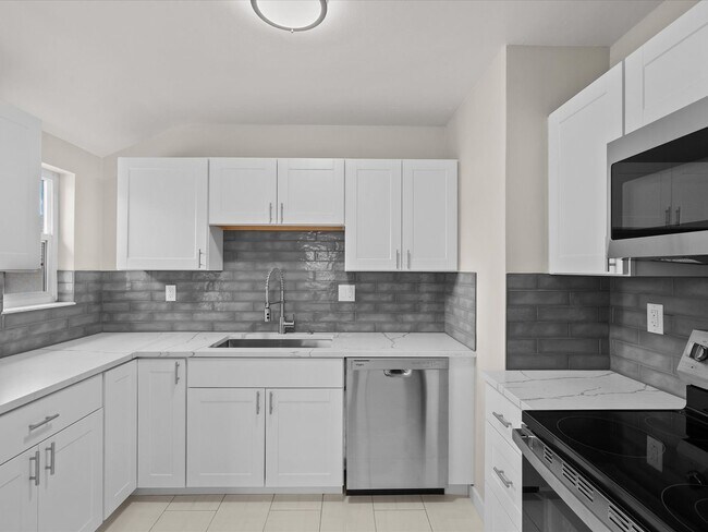 Foto del edificio - Remodeled Midtown Bungalow