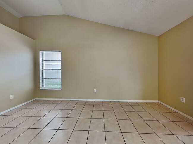 Foto del edificio - 15008 Redcliff Dr