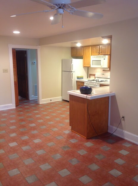 Building Photo - 509 Constitution Ave NE