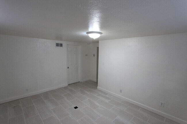 Foto del edificio - 1801 N East St