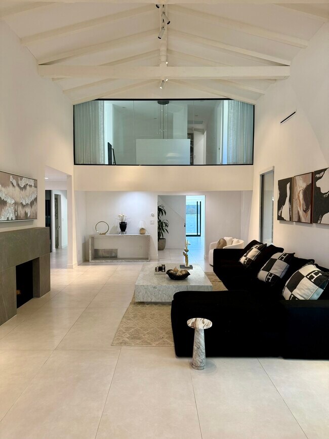 Foto del edificio - 201 Bedford Dr