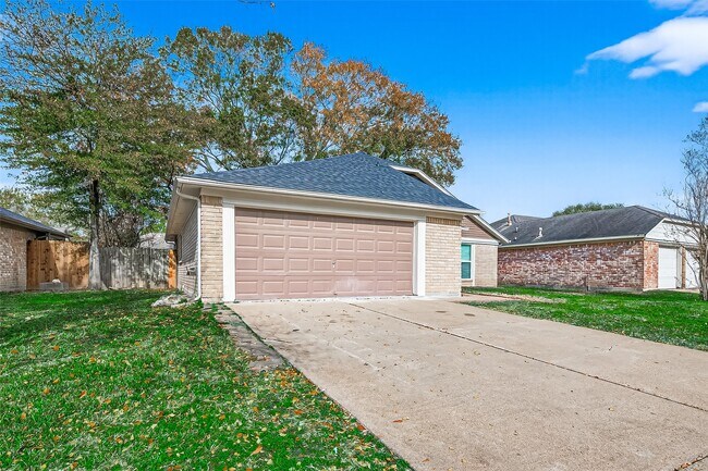 Building Photo - 1010 Valley Ranch Dr