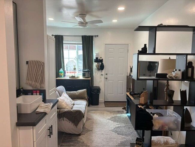 Foto del edificio - 4261 Eta St