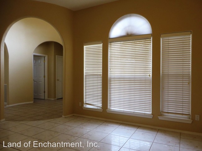 Foto del edificio - 4 br, 2.5 bath House - 7287 Milan Hills NE