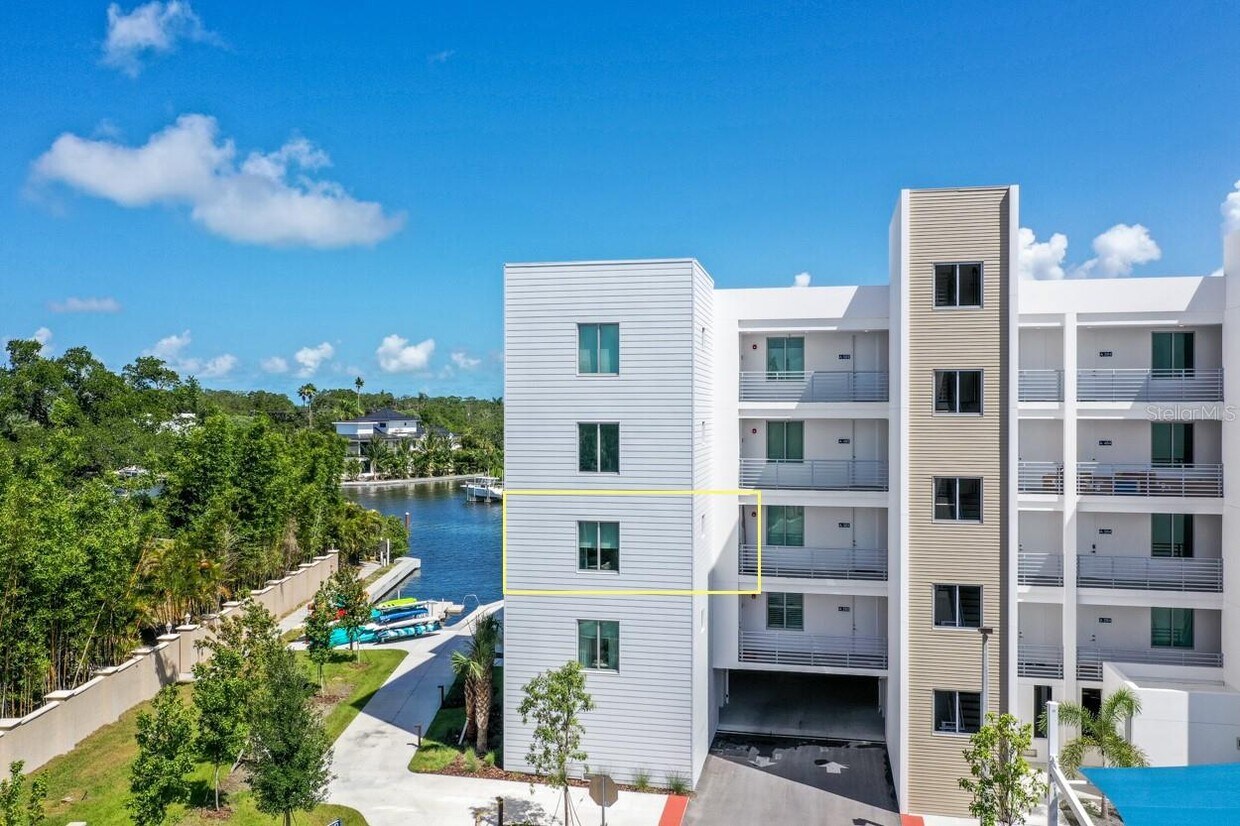 Foto principal - 1709 N Tamiami Trail