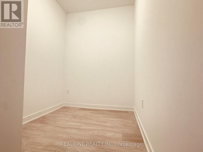 Building Photo - 634 Church St