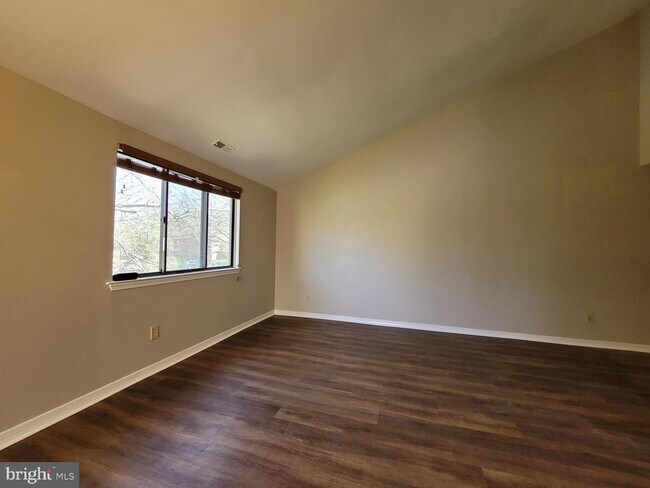 Building Photo - 206B Cypress Point Cir