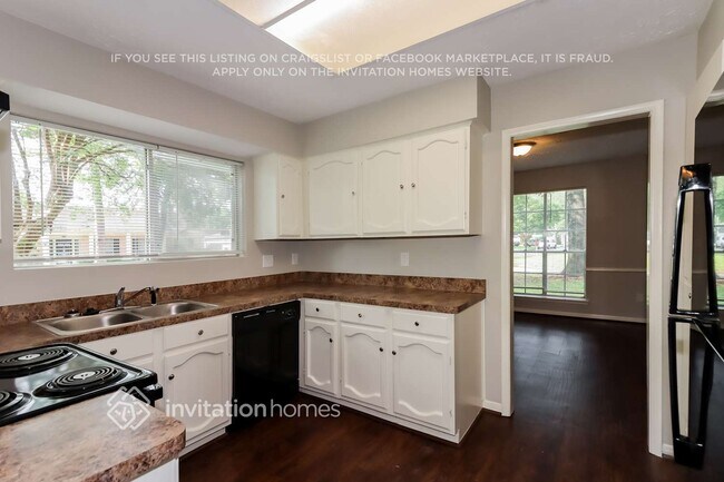 Building Photo - 25535 Thistlewaite Ln