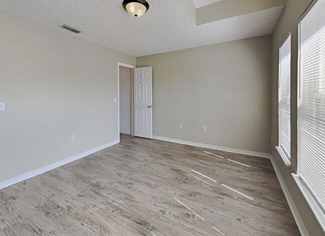 Foto del edificio - 15955 Wilkinson Dr