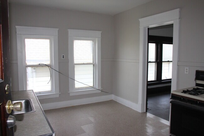 Foto del edificio - 3910 Carlyle Ave