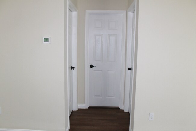 Building Photo - 6444 Frank Ave