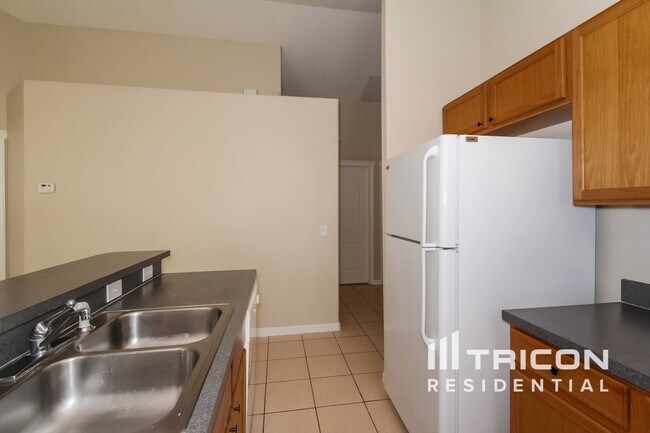 Building Photo - 7729 Bristol Park Drive Apollo Beach FL