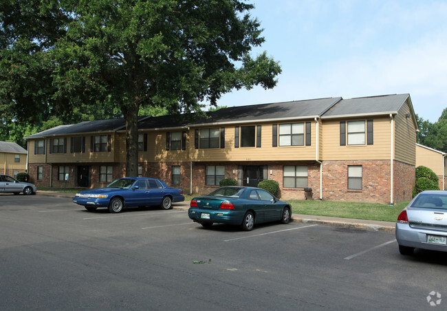 Foto del edificio - Pershing Park Apartments