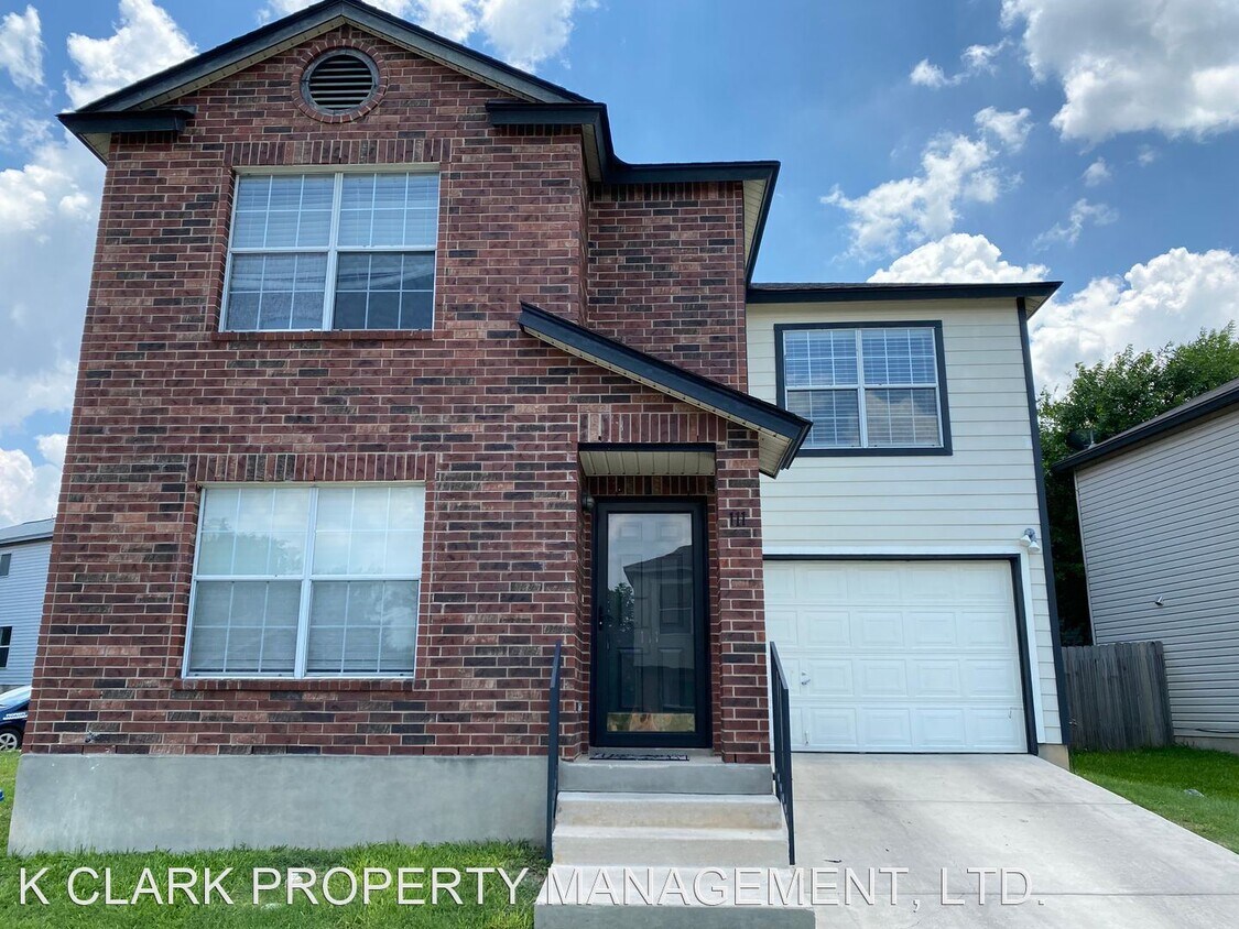 Foto principal - 4 br, 2.5 bath House - 111 MCLENNAN OAK