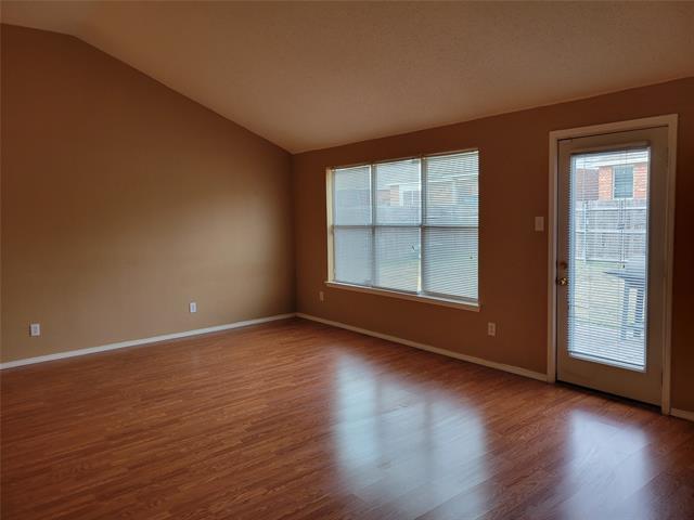 Foto del edificio - 9220 Nightingale Dr