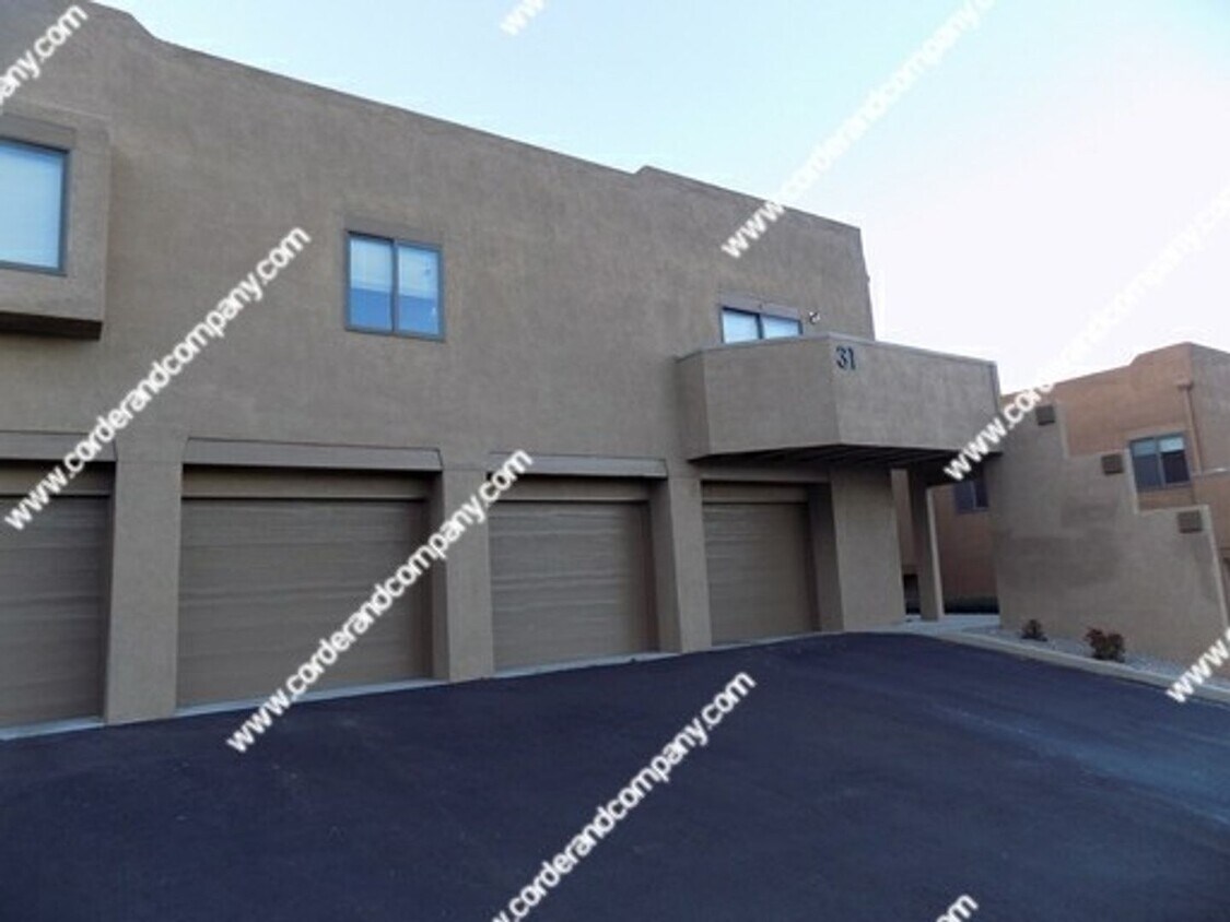 Foto del edificio - Cozy 2 Bedroom, 2 Bathroom, 1 Car Garage and 1,163 Sq. Ft in Vista Del Rey Community.