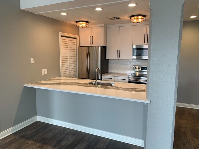 Foto del edificio - 112 W Washington Blvd