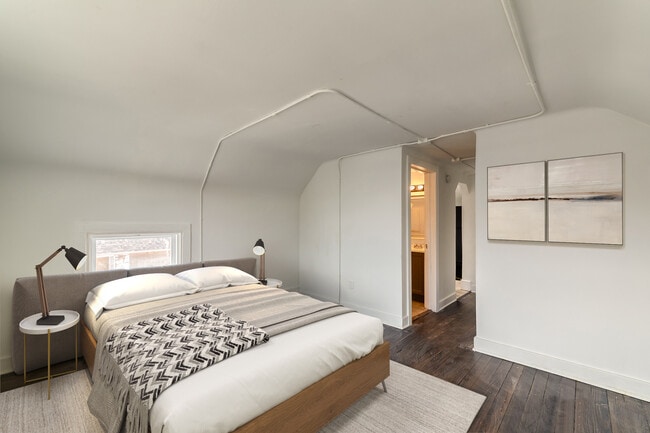 Building Photo - 1610 S Cedar St