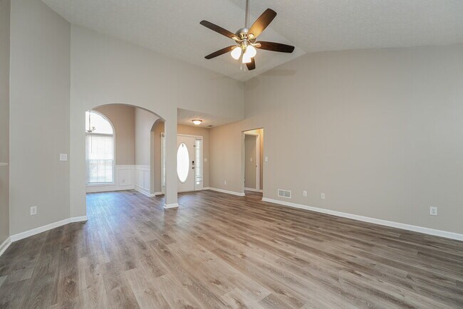 Foto del edificio - 725 Loblolly Ln