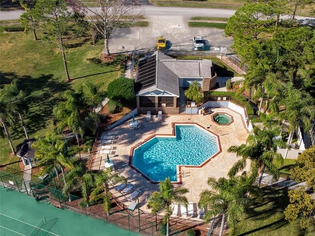 Foto del edificio - 2411 Bentley Dr