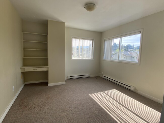 Building Photo - 4019 Redford St