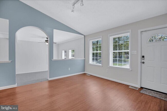 Building Photo - 3033 Blackland Ct