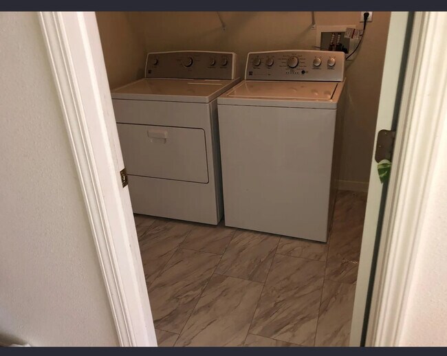 Foto del edificio - 12282 Running Springs Rd