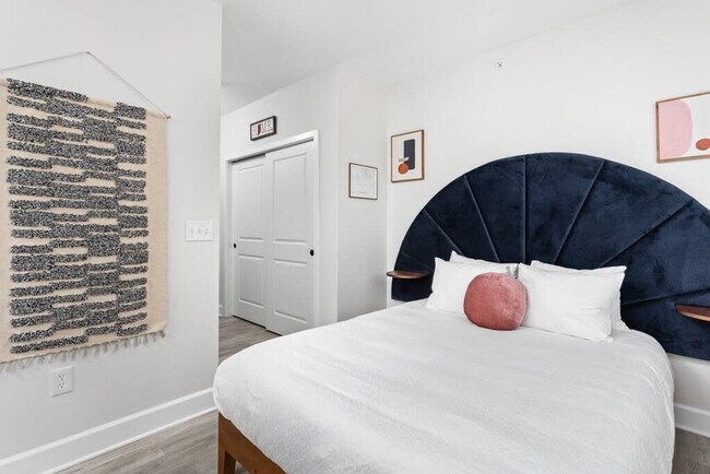 Foto del edificio - 5858 N College Ave