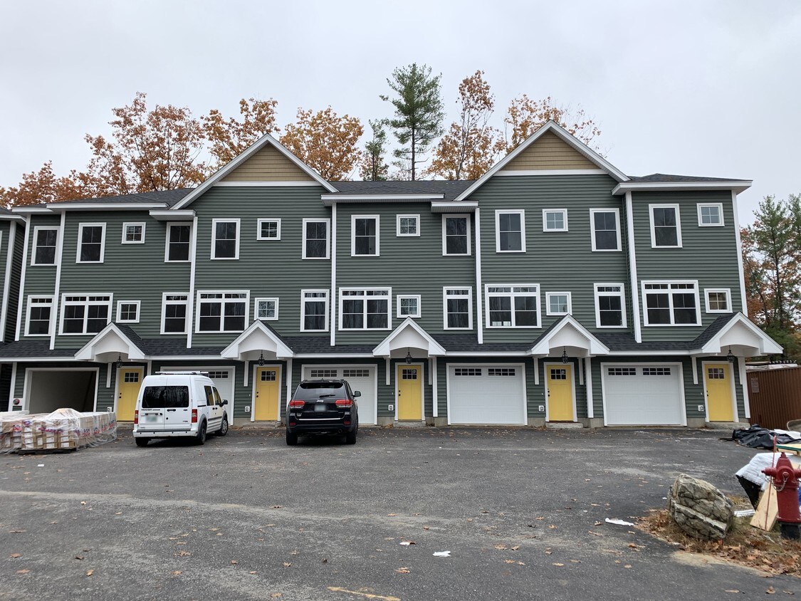 8 Shoreline Dr, Boscawen, NH 03303 Condo for Rent in Boscawen, NH