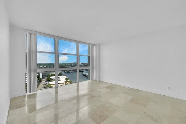 Building Photo - 2841 N Ocean Blvd