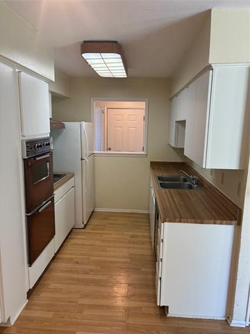 Foto del edificio - 2708 Runningbrook Ln