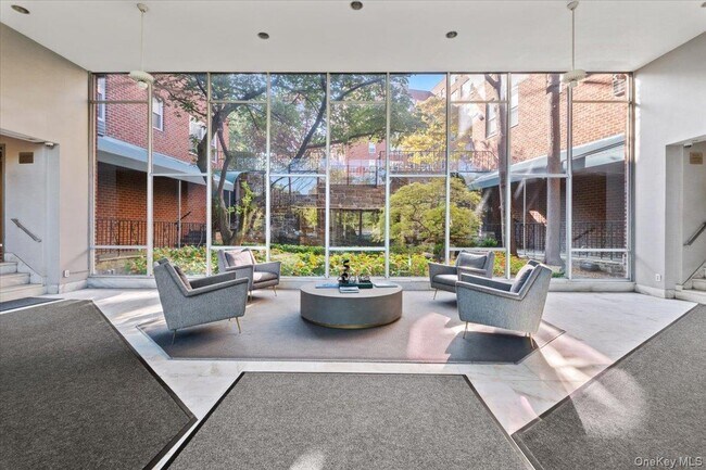 Foto del edificio - 281 Garth Rd