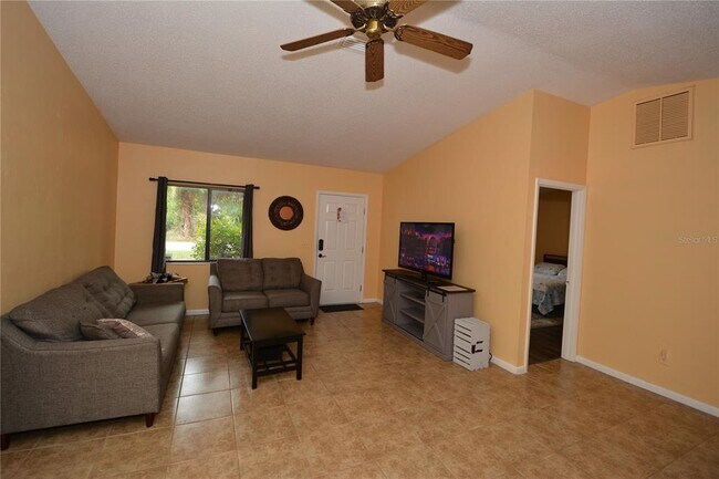 Building Photo - 107 Palmwood Dr