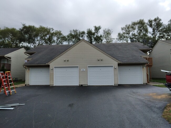 Building Photo - 931 Minns Dr