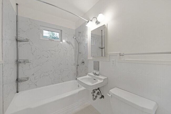 Foto del edificio - One level home Crockett, magnificent VIEWS