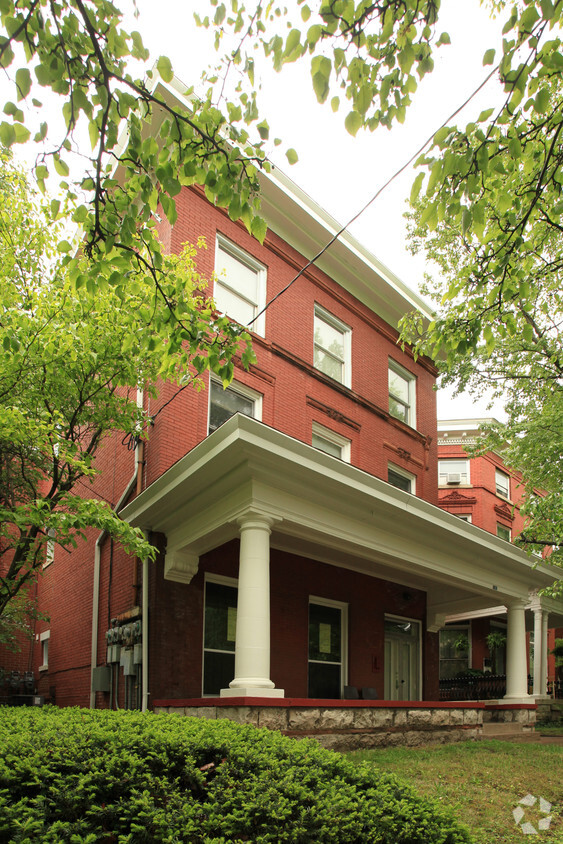 Primary Photo - 1181 E Broadway